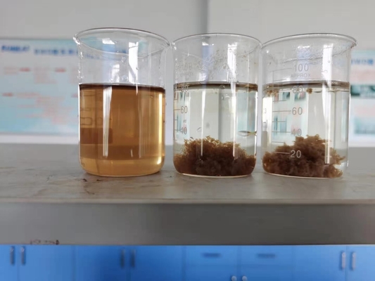 無色の浄水の化学薬品のタラは取除く